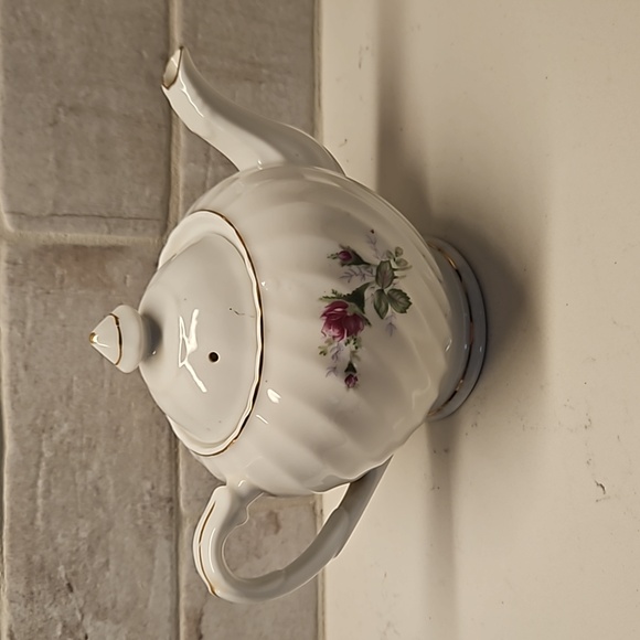 Teapot, Vintage, Roses - Picture 4 of 8